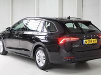 tweedehands Skoda Octavia Combi 1.0 e-TSI Business Edition Navigatie | Climate Control | Cruise Control | Parkeersensoren