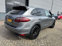 tweedehands Porsche Cayenne 3.0 S Hybrid Black Edition TREKH. NAVI XENON LEER