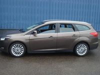 tweedehands Ford Focus Wagon 1.0 Titanium - Climat control - 4 Electrische ramen -Centrale vergrendeling op beide sleutels - Metalic lak - Nieuwe motor bij 70.000km (met factuur) met garantie - Nieuwe koppelingset (¤ 4000,-) - Zeer m