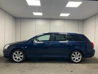 Occasion Toyota Avensis Executive 147 PK (108 kW) 2004 Blauw Stationwagen