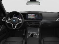 Nieuw BMW 330e M Sport 292 PK (214 kW) 2026 Saphirschwarz metallic (zwart metallic) Stationwagen