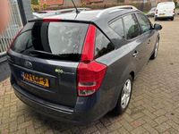 tweedehands Kia Ceed CEE D1.4 CVVT X-ecutive ** voorschade ** Airco Navi LMV