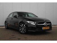 tweedehands Mercedes 180 A-Klasse -Business Solution Automaat Widescreen Half Leder Navigatie Carplay Camera Clima Cruise PDC 16 inch LMV