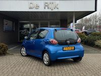 Occasion Toyota Aygo Comfort 68 PK (50 kW) 2011 Blauw (metallic) Hatchback