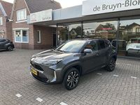 Nieuw Toyota Yaris Cross Executive 116 PK (85 kW) 2025 Grijs SUV