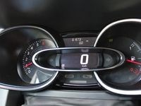 tweedehands Renault Clio IV Estate 0.9 TCe 90PK LIMITED | NAVIGATIE | PARKEER SENSOREN | DAB+ RADIO | KEYLESS START/ENTRY | LICHTMETALEN VELGEN | CRUISE CONTROL |