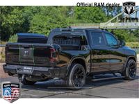 tweedehands Dodge Ram PICKUP 1500 TOP DEAL | LIMITED NIGHT | 2024 | LPG | RAMBOX | MWK | VIRUAL | HUD ADG | SER LUCHTVERING | MEEST VOLLE UITVOERING | 5.7 V8 HEMI 402PK | CREW CAB | DUBBELE CABINE | DC | 5 PERSOONS | GRIJSKENTEKEN BEDRIJFS AUTO | VOORRAAD NUMMER 1992