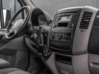 tweedehands VW Crafter 2.0 TDI| Bakwagen met laadklep | A/C | Cruise | 3-Persoons