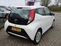 tweedehands Toyota Aygo 1.0 VVT-i x-play CAMERA | AIRCO | BT-TEL