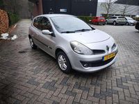 Occasion Renault Clio II 75 PK (55 kW) 2005 Grijs Hatchback