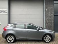 tweedehands Volvo V40 1.5 T2 Summum [AUT|StoelVW|Cruise|Navi|PDC]