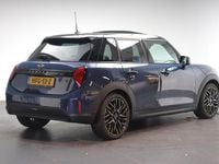 Occasion Mini Cooper Favoured 156 PK (114 kW) 2025 Blauw (metallic) Hatchback