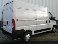 tweedehands Opel Movano L2H2 2.2D 140 PK 3.5t | NAVI | Carplay | Camera | Parkeersensoren achter | Lederen stuurwiel | Verzwaarde vering | Automatische verlichting, airco en ruitenwissers | van ¤37.592 voor ¤30.995 | N32442