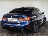 tweedehands BMW 320 3-SERIE i High Executive M Sportpakket Pro / Achteruitrijcamera / Elektrisch bediend glazen schuif-/kanteldak / Trekhaak / Comfort Access /