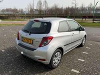 Occasion Toyota Yaris 99 PK (72 kW) 2012 Zilver Hatchback