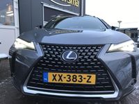 tweedehands Lexus UX 250h First Edition Trekhaak hybride Stoel verwarming camera