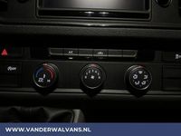 tweedehands VW Crafter 2.0 TDI L3H2 L2H1 Euro6 Airco | Navigatie | Camera | Apple Carplay Android Auto, Bijrijdersbank