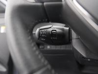 tweedehands Peugeot e-208 EV Active Pack 50 kWh Parkeersensoren Navigatie Apple Carplay Climate Control