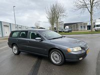 tweedehands Volvo V70 2.4i Momentum 141 PK. Clima,Cruise,Leder,Trekhaak,