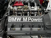 tweedehands BMW M3 E30 MATS Historic FIA 85km old from new