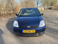 Occasion Ford Fiesta Celebration 2003 Blauw (parellak) Hatchback
