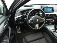 tweedehands BMW 530 5-SERIE Touring i xDrive High Executive | M-PAKKET | TREKHAAK | STOELVERWARMING | NAVIGATIE | KEYLESS START | LED VERLICHTING | CLIMATE CONTROL |