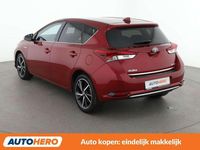 Occasion Toyota Auris Hybrid Edition-S 136 PK (100 kW) 2017 Rood Hatchback