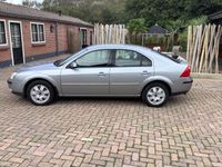 tweedehands Ford Mondeo 2.0-16V Futura automaat