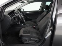 tweedehands VW Golf VII 1.6 TDI Comfortline | DSG | Trekhaak | Stoelverwarming | Carplay | Adaptive Cruise | PDC | Massage | Velour