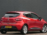 Occasion Renault Clio IV LIMITED 90 PK (66 kW) 2017 Rood Hatchback