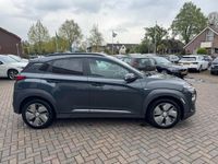 tweedehands Hyundai Kona EV PREMIUM 64KWH/LEER/NAV/XEN/ACARPLAY/FABRIEKSGAR