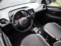 tweedehands Toyota Aygo 1.0 VVT-i x-play Camera / Clima / DAB / CarPlay