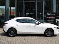 Occasion Mazda 3 Center-Line 140 PK (102 kW) 2025 Snowflake white pearl (wit parelmoer) Hatchback