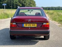 Occasion Mercedes E230 132 PK (97 kW) 1992 Rood Sedan