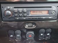 tweedehands Dacia Duster 1.6 Lauréate 2wd Airco, Radio cd speler, Trekhaak,