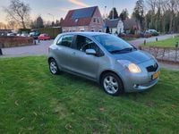 Occasion Toyota Yaris Luna 87 PK (63 kW) 2007 Grijs Hatchback