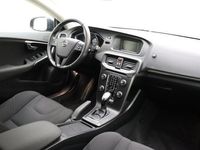 tweedehands Volvo V40 1.5 T2 Momentum | Automaat | Navigatie | Trekhaak |