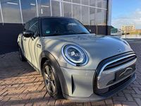 Occasion Mini Cooper Essential 136 PK (100 kW) 2022 Grijs (metallic) Hatchback