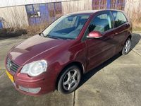 Occasion VW Polo 64 PK (47 kW) 2005 Rood (metallic) Hatchback