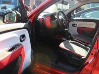 Occasion Renault Twingo LIMITED 71 PK (52 kW) 2016 Rood Hatchback