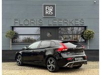 Occasion Volvo V40 R-Design 122 PK (89 kW) 2017 Zwart Hatchback
