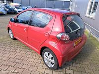 tweedehands Toyota Aygo 1.0-12V Aspiration Red Navigator