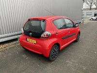 Occasion Toyota Aygo 68 PK (50 kW) 2009 Rood Hatchback