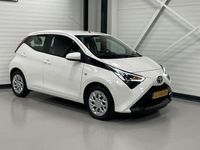 tweedehands Toyota Aygo X-Play LIMITED LED/Camera/MultiMedia/Touchscreen/E