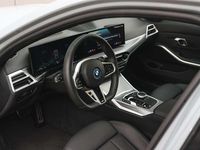 Occasion BMW 330e Comfort Edition 292 PK (214 kW) 2025 Grijs (metallic) Stationwagen
