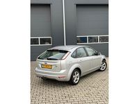Occasion Ford Focus Ghia 101 PK (74 kW) 2010 Grijs (metallic) Hatchback