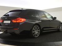 tweedehands BMW 540 5-SERIE TouringxDrive High Executive M Sport Automaat / Panoramadak / Adaptieve LED / Parking Assistant Plus / Apple CarPlay / Soft Close / Comfortstoelen / Comfort Access