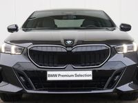 tweedehands BMW 520 5-SERIE i M-Sportpakket / Harman Kardon / Panoramadak / trekhaak / Comfort Access / 20'' /