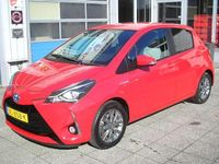 Occasion Toyota Yaris Hybrid 73 PK (53 kW) 2019 Rood Hatchback