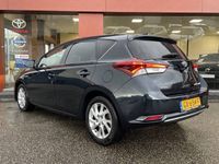 tweedehands Toyota Auris 1.8 Hybrid DYNAMIC PANO NAV CAMERA HALF-LEER